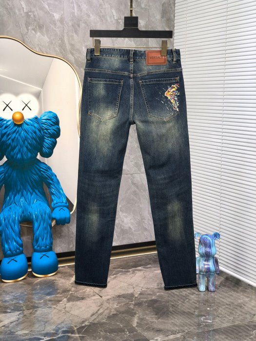 2025春先VERSACE ヴェルサーチジーンズ/デニムスリムシルエット