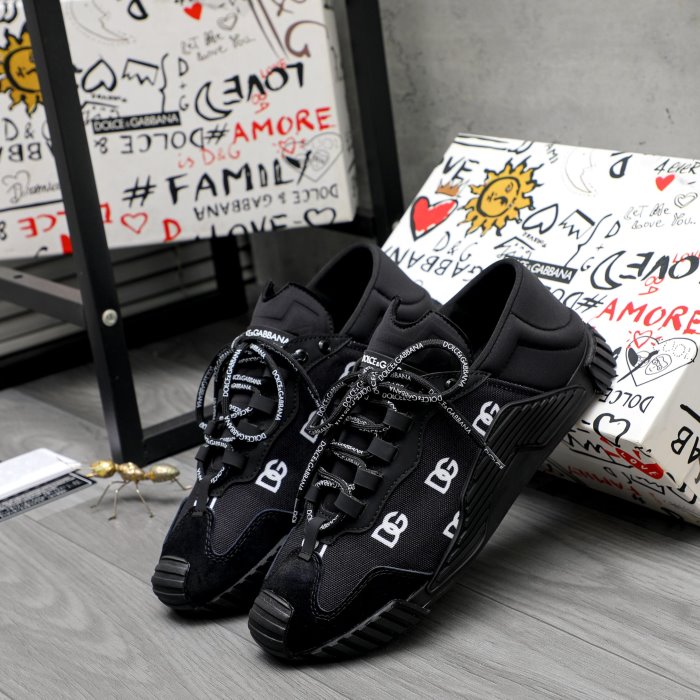 DOLCE＆GABBANA スニーカー梅雨時期の救世主★撥水＆抗菌加工