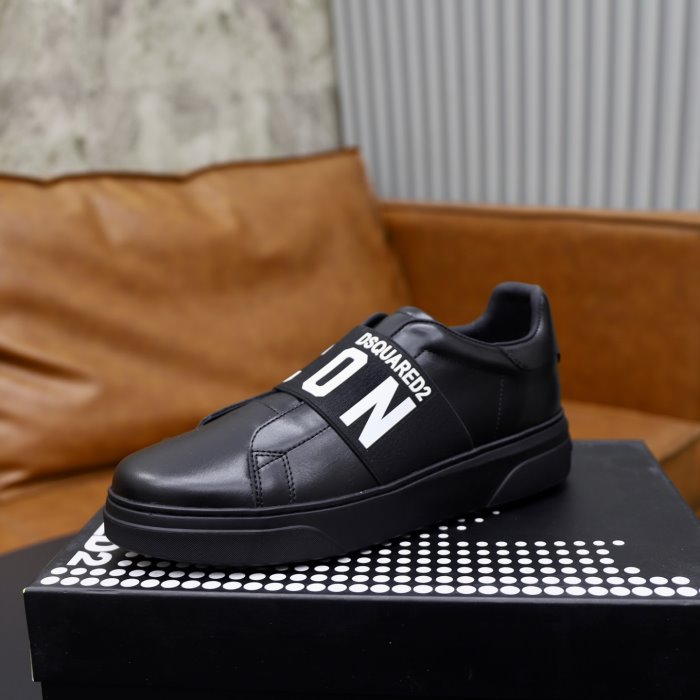 DSQUARED2 スニーカー【即納OK】コンパクト収納!通学用軽量シューズ
