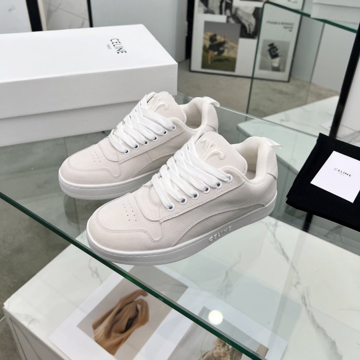 CELINE スニーカーオフィスで差がつく!シックなモノトーンモデル