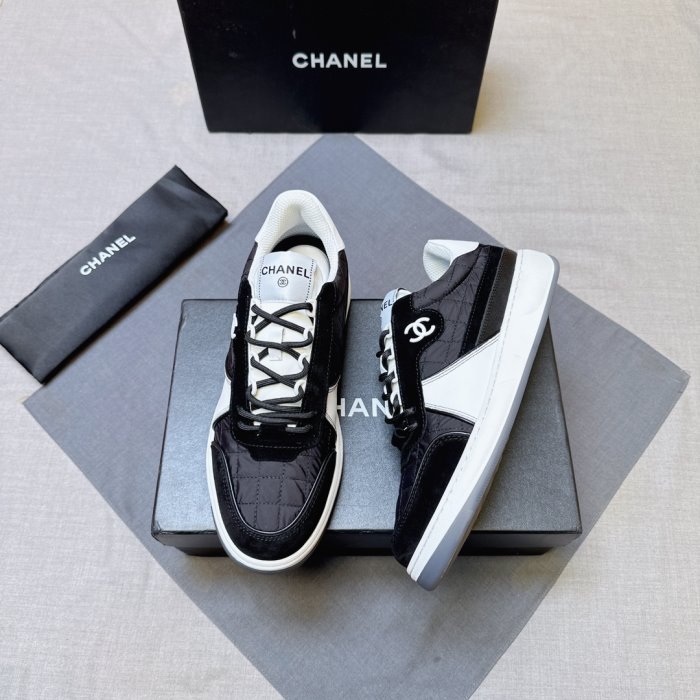 CHANEL スニーカー通学女子に人気！軽やかピンクシューズ