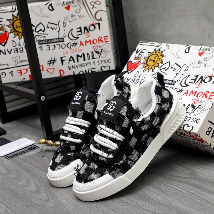 DOLCE＆GABBANA スニーカークリスマス限定★ゴールドアクセントで華やかに