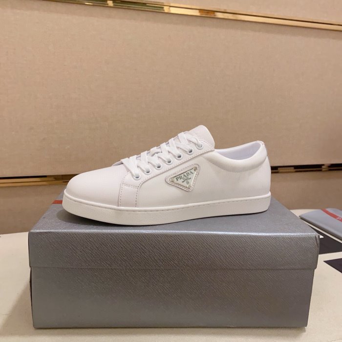 PHILIPP PLEIN スニーカー秋のアウトドアシーズン！耐久性重視のトレイルモデル
