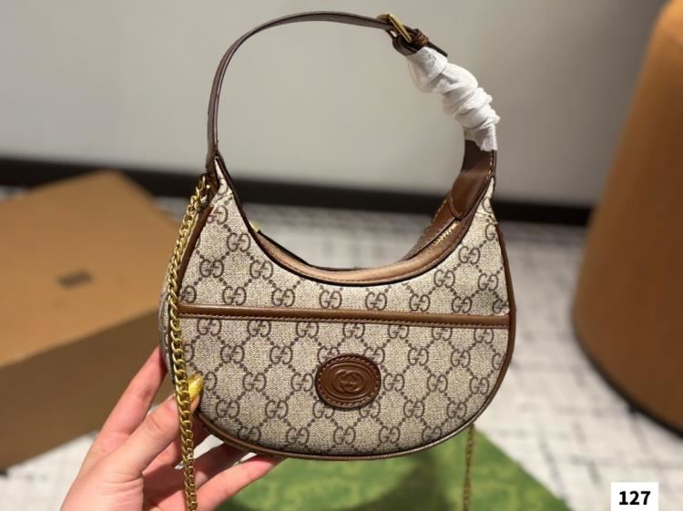 2025 ミニマル わきの下包み GUCCI グッチ 22CM