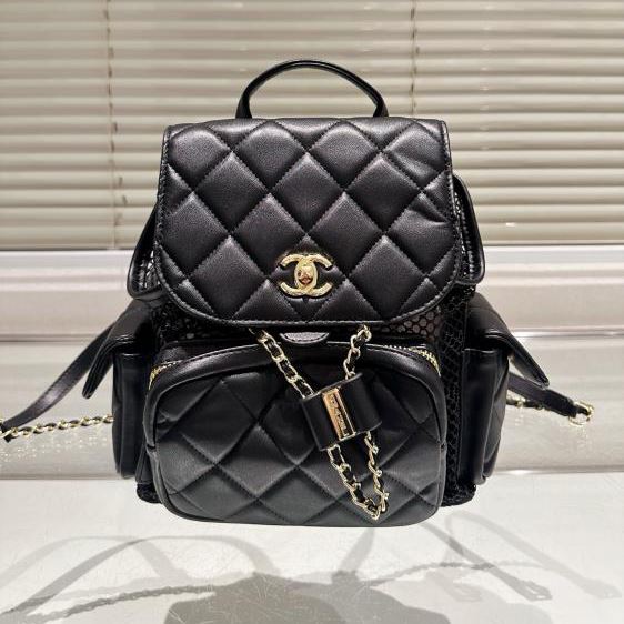 2025 美品 リュックサック CHANEL シャネル 20CM