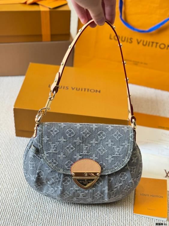 2025 キュート わきの下包み LOUIS VUITTON ルイヴィトン 27CM