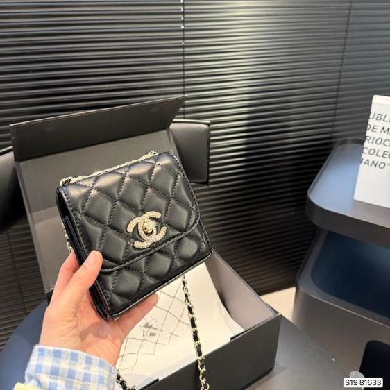 2025 コレクターズアイテム ショルダーバッグ/ショルダーバッグ CHANEL シャネル 12CM