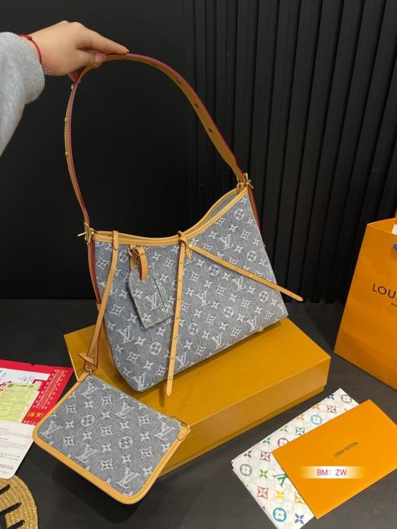 2025 上品 わきの下包み LOUIS VUITTON  ルイヴィトン   32CM