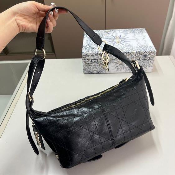 2025 未使用 わきの下包み DIOR ディオール 27CM