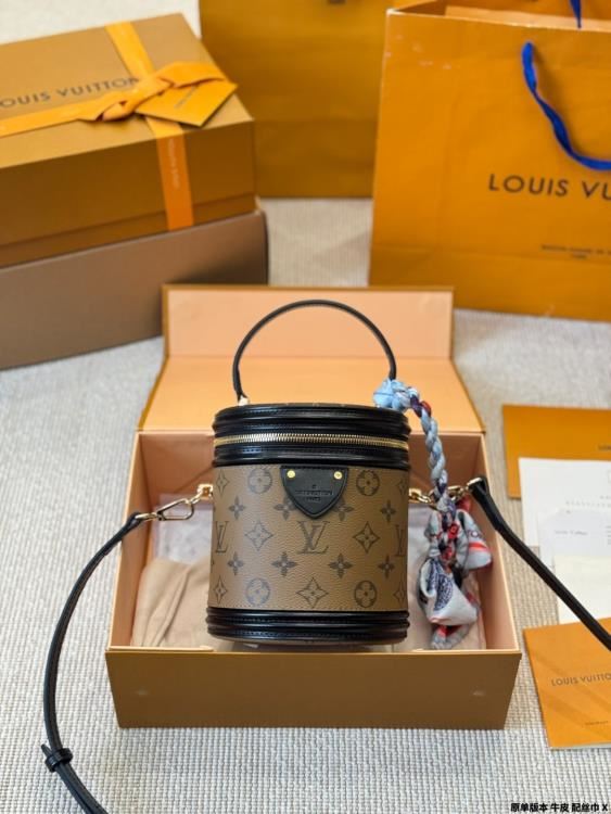 2025 クラシック ショルダーバッグ/ハンドバッグ LOUIS VUITTON  ルイヴィトン   15CM