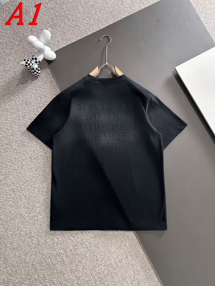 BALENCIAGAバレンシアガ 2025新作 ラウンドネック 半袖Tシャツ セレブ愛用
