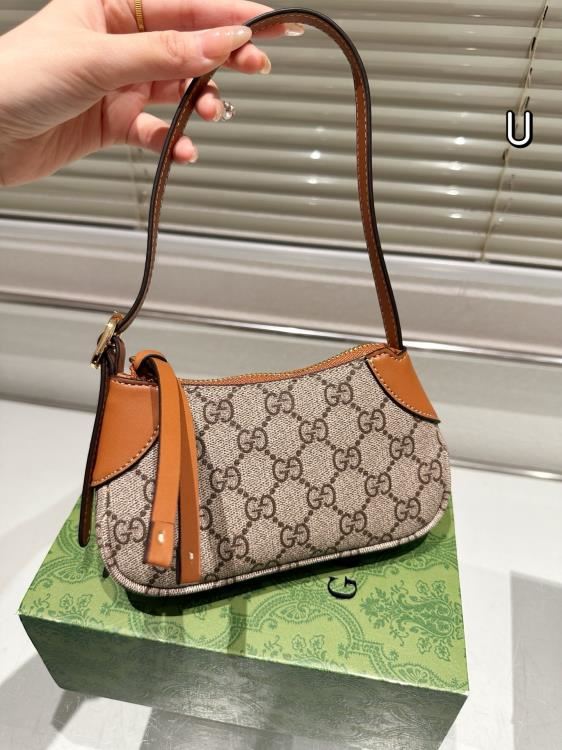 2025 シャープ わきの下包み GUCCI グッチ 18CM