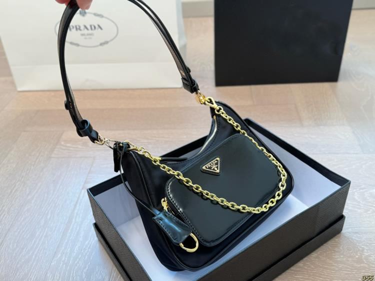 2025 憧れの ショルダーバッグ/ショルダーバッグ PRADA プラダ 22CM
