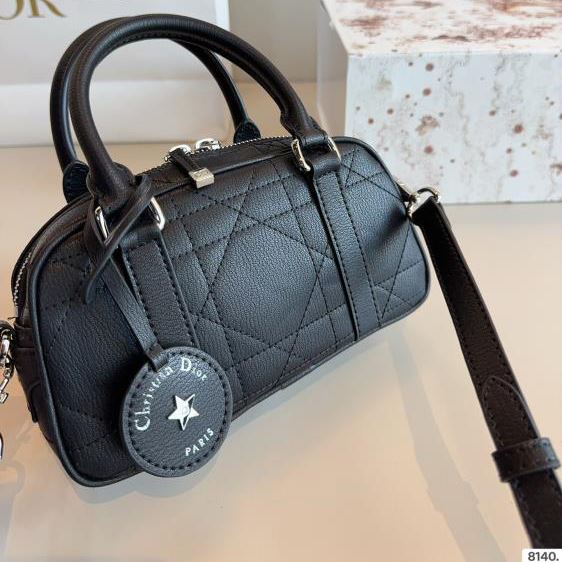 2025 デザイン性が高い ショルダーバッグ/ハンドバッグ DIOR ディオール 20CM