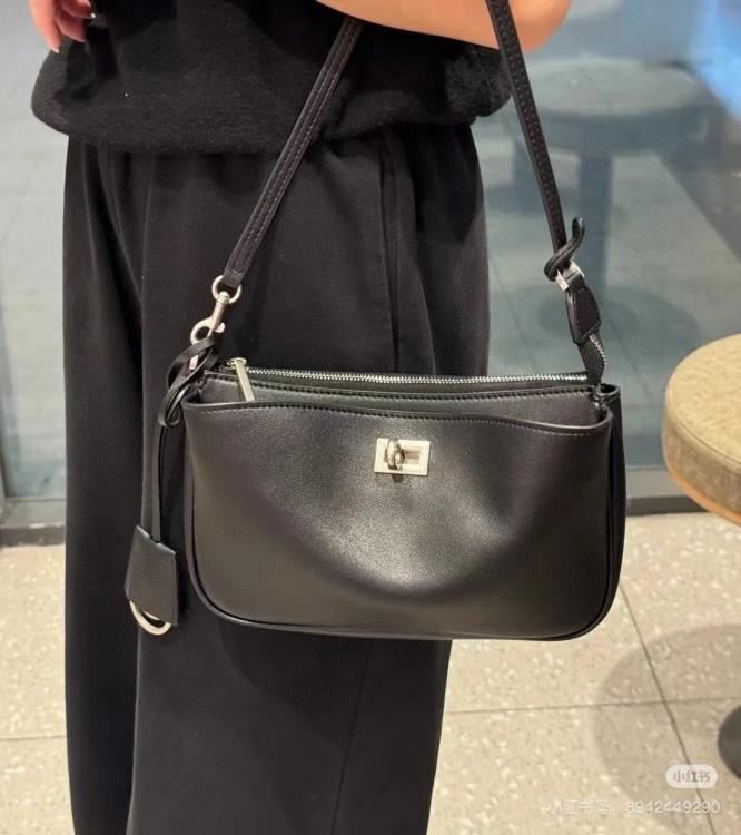 2025 クール わきの下包み BALENCIAGA バレンシアガ 23CM
