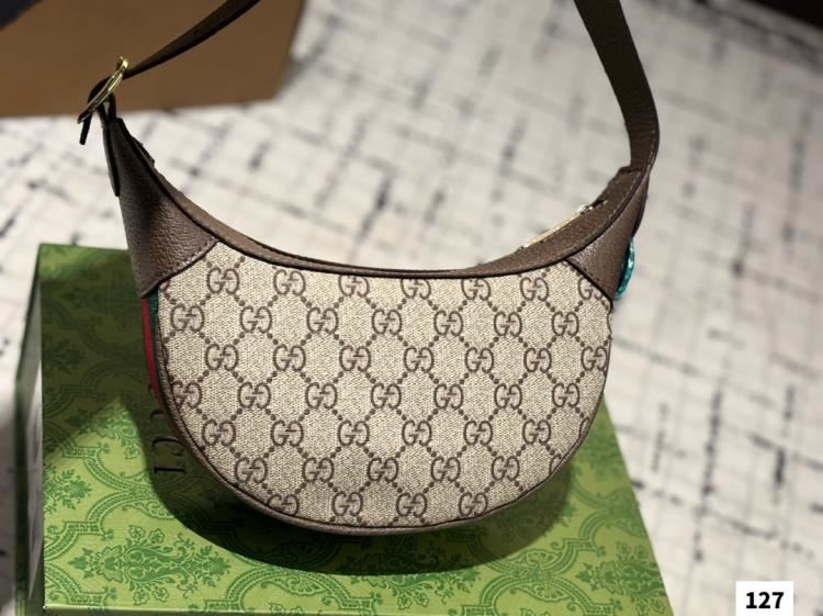 2025 職人技 わきの下包み GUCCI グッチ 21CM