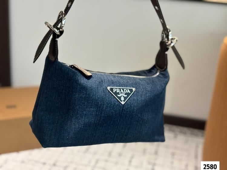 2025 ゴージャス わきの下包み PRADA プラダ 24CM