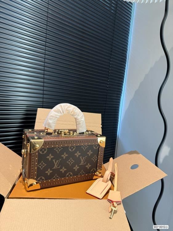 2025 上質 ショルダーバッグ/ハンドバッグ LOUIS VUITTON  ルイヴィトン   22CM