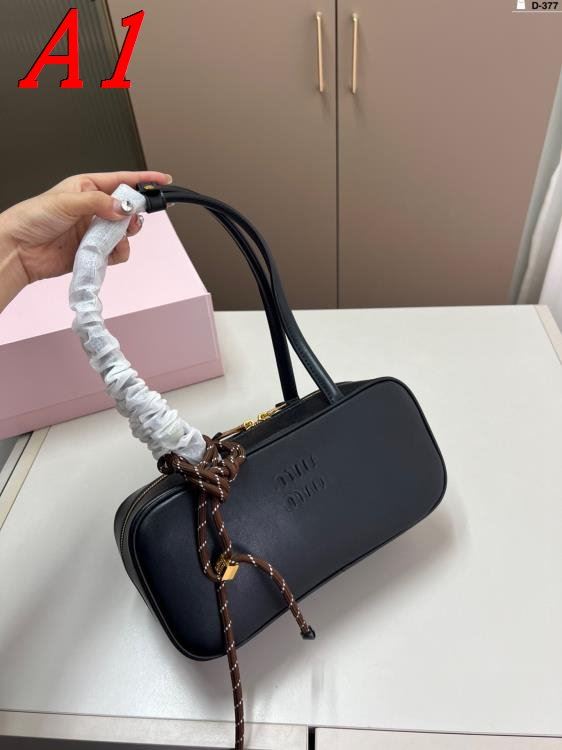 2025 サラッとした ハンドバッグ MCM エムシーエム 28CM