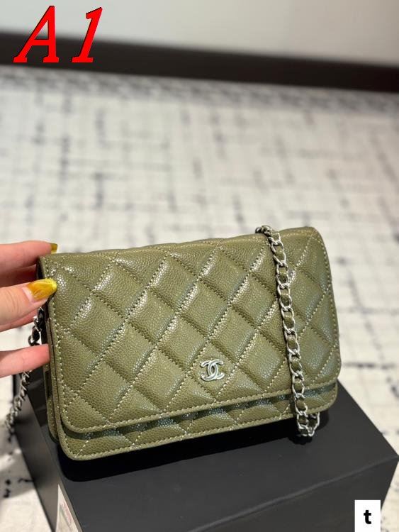 2025 完成度が高い ショルダーバッグ/ショルダーバッグ CHANEL シャネル 20CM