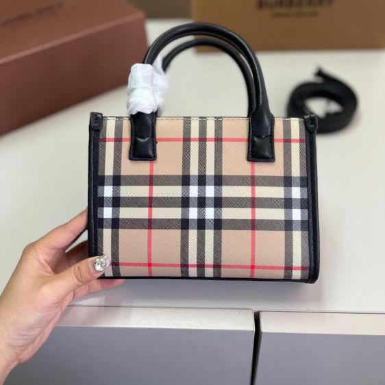 2025 クラシック トートバッグ BURBERRY バーバリー 20CM