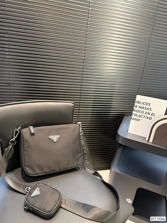 2025 細部まで行き届いた ショルダーバッグ/ショルダーバッグ PRADA プラダ 24CM