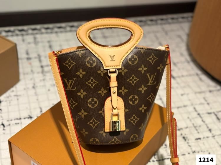 2025 高級感がある ショルダーバッグ/ハンドバッグ LOUIS VUITTON ルイヴィトン 12CM