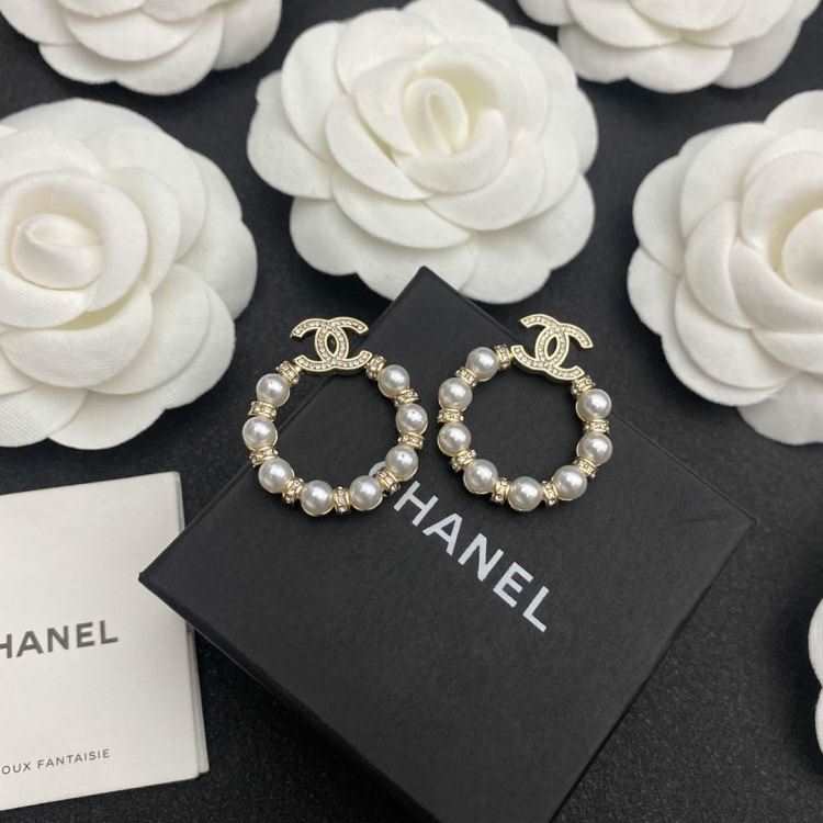 シャネル ピアス 2025SS ワードローブの定番 CHANEL