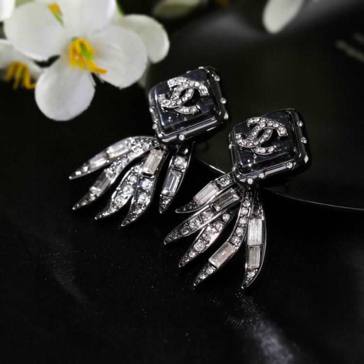 シャネル ピアス 2025SS 普遍的な美しさ CHANEL