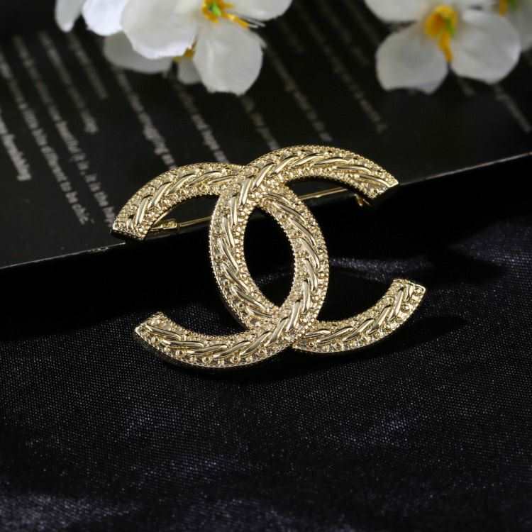 シャネル ブローチ 2025SS トレンドに左右されない CHANEL