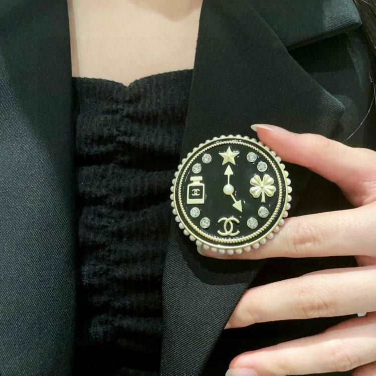 シャネル ブローチ 2025SS ワンランク上の耐久性 CHANEL