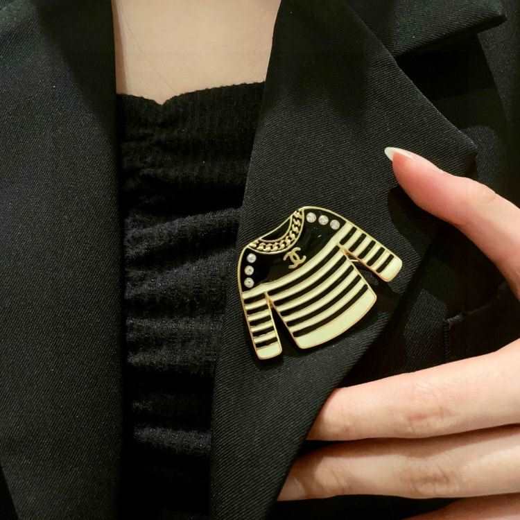 シャネル ブローチ 2025SS 手入れ不要 CHANEL