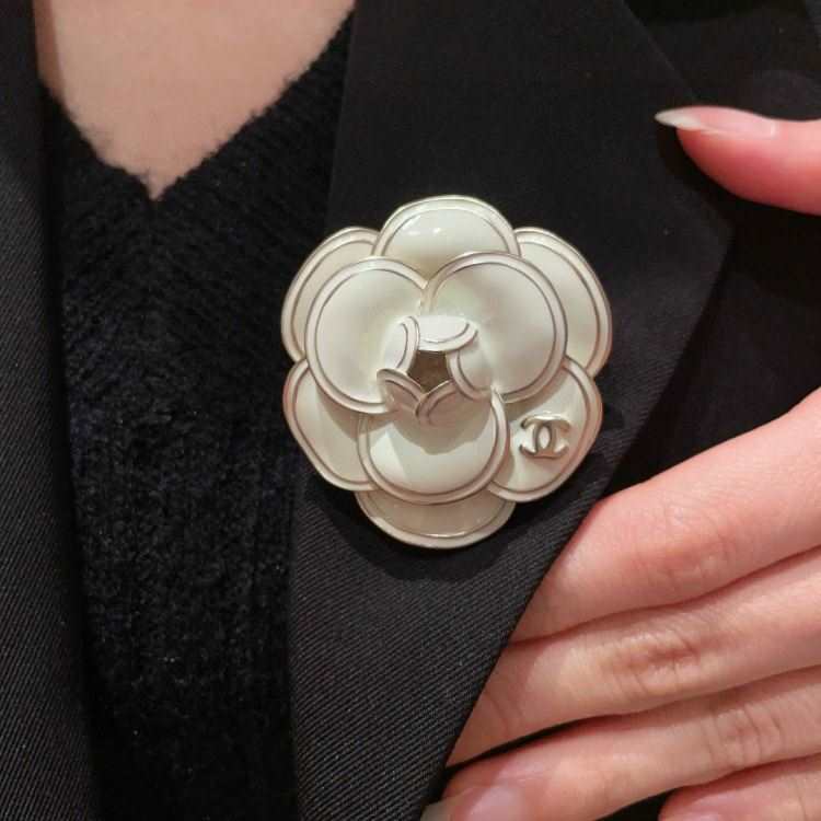 シャネル ブローチ 2025SS 品質保証 CHANEL