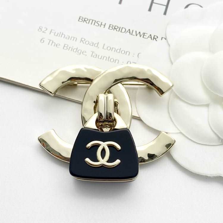 シャネル ブローチ 2025SS 汗で変色しない CHANEL