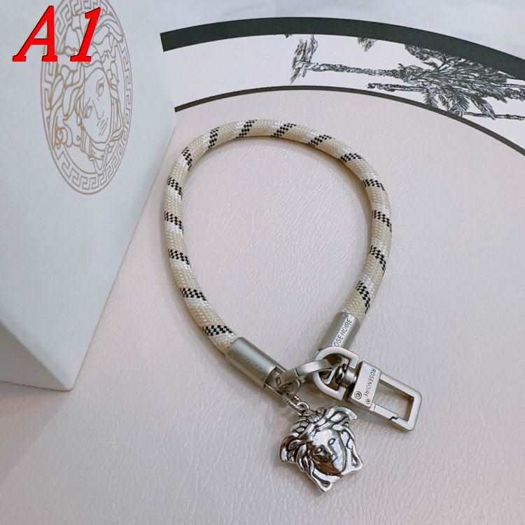 ヴェルサーチ キーホルダー 2025SS 壊れにくい VERSACE