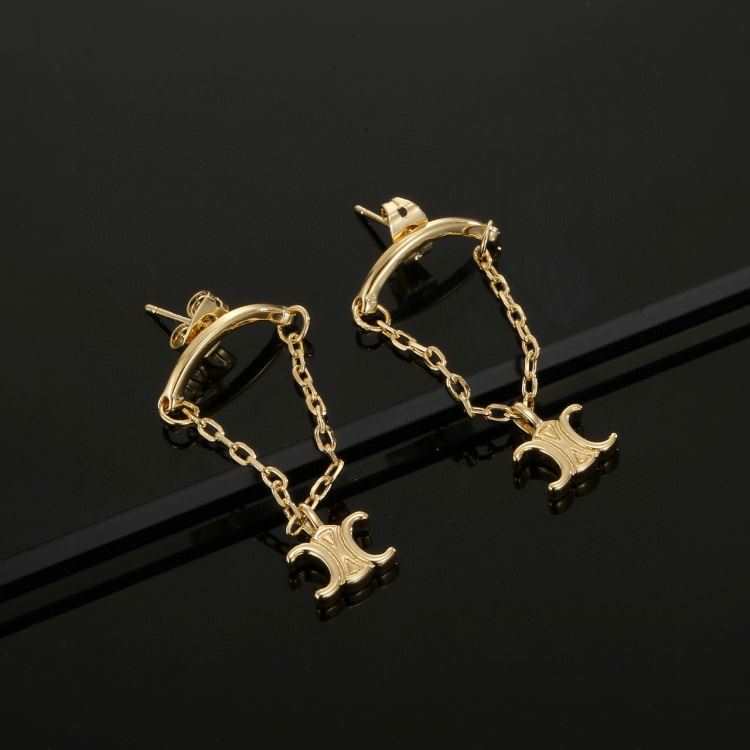 セリーヌ ピアス 2025SS どんな装いにも合う CELINE