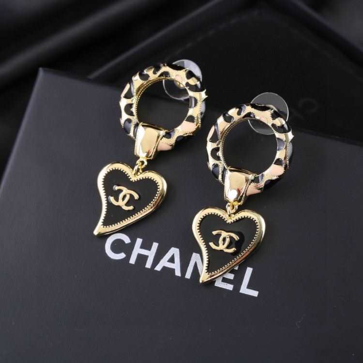 シャネル イヤリング 2025SS 曲がりにくい CHANEL