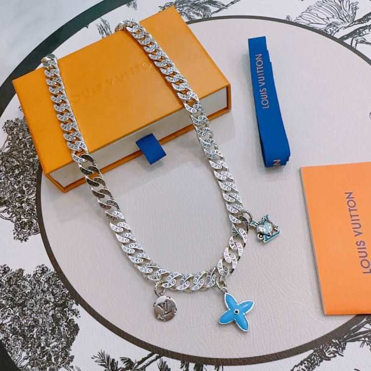 ルイヴィトン ネックレス 2025SS 年代を選ばない LOUIS VUITTON