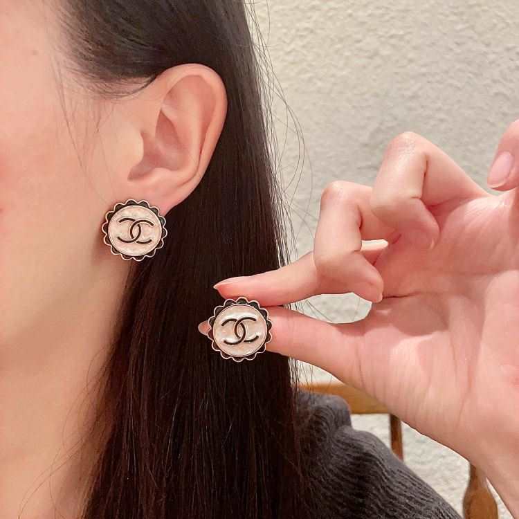 シャネル ピアス 2025SS 特殊加工 CHANEL