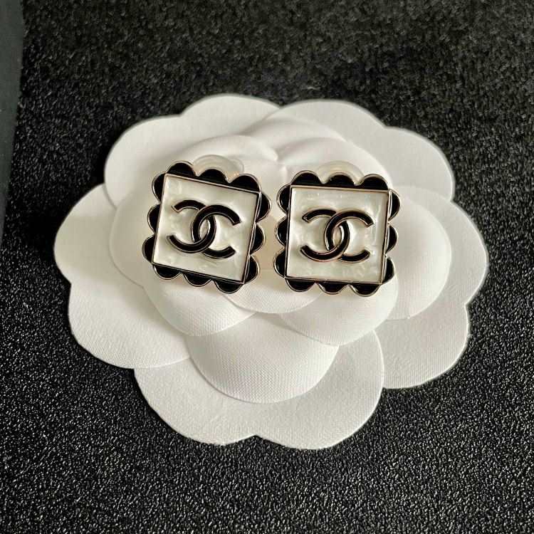 シャネル ピアス 2025SS 曲がりにくい CHANEL