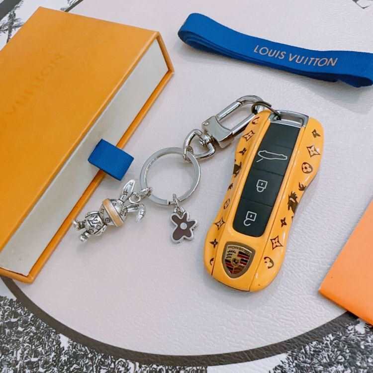 ルイヴィトン キーホルダー 2025SS シャワー着用可 LOUIS VUITTON
