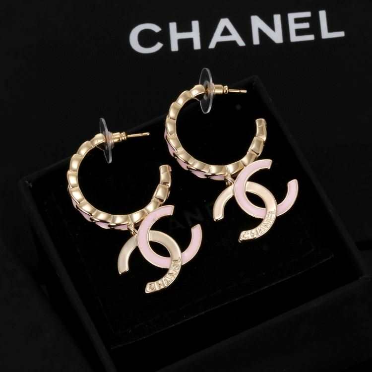シャネル ピアス 2025SS 日常使いに最適 CHANEL