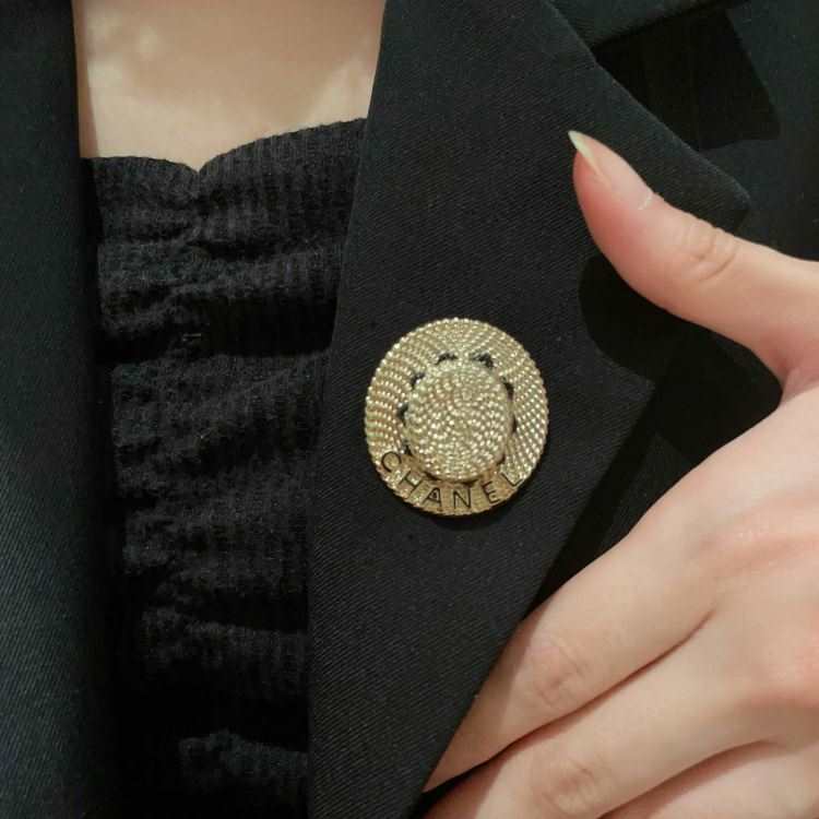 シャネル ブローチ 2025SS サビにくい CHANEL