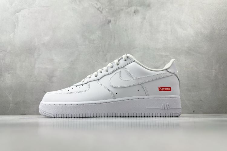 2026秋冬 SUPREME スニーカー  着回し可