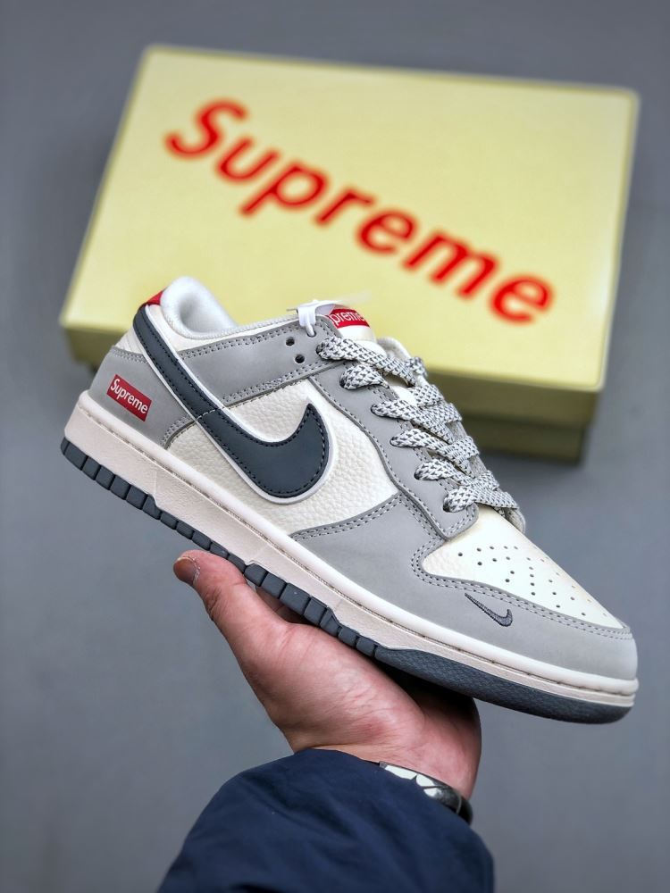 2026秋冬 SUPREME スニーカー  セレブ愛用