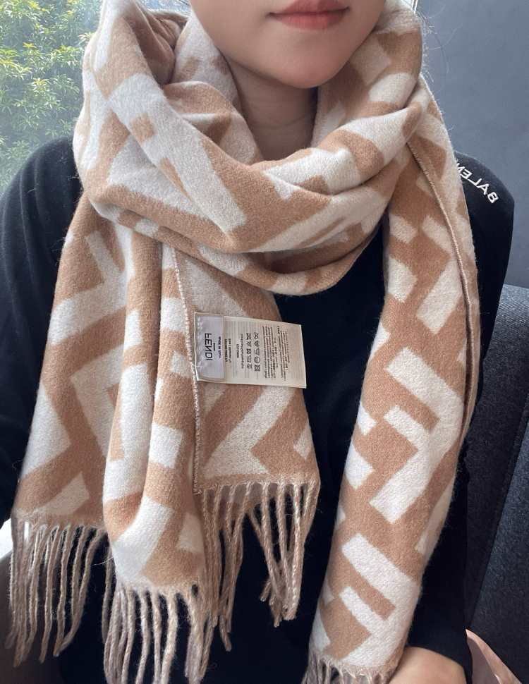 2025FW フェンデイ ショール ネット限定 男女兼用