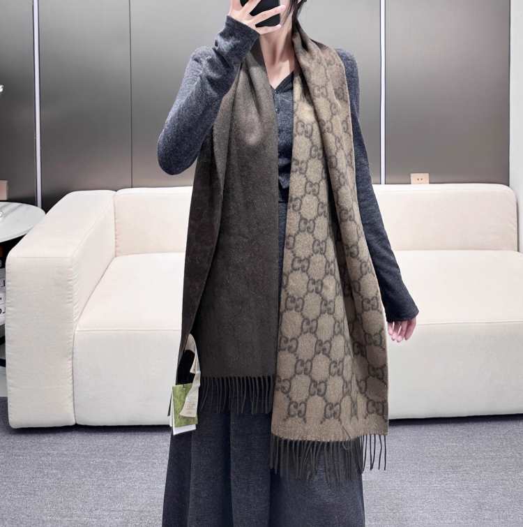 2025新作 グッチ ショール 人気 男女兼用