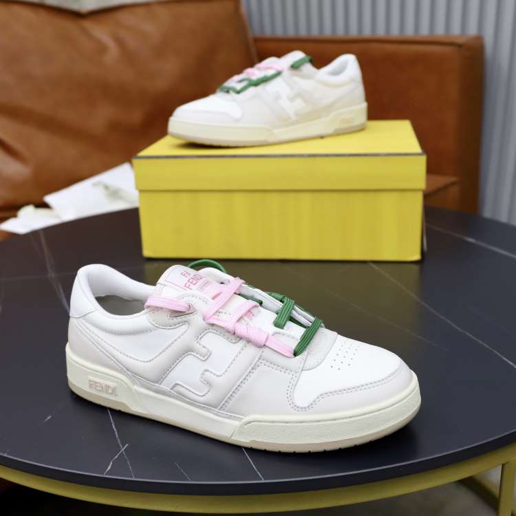 2026入荷しました【Fendi】スニーカー レザー ピンク×グリーン鞋带 白底 ホワイト×ピンク×グリーン カジュアル