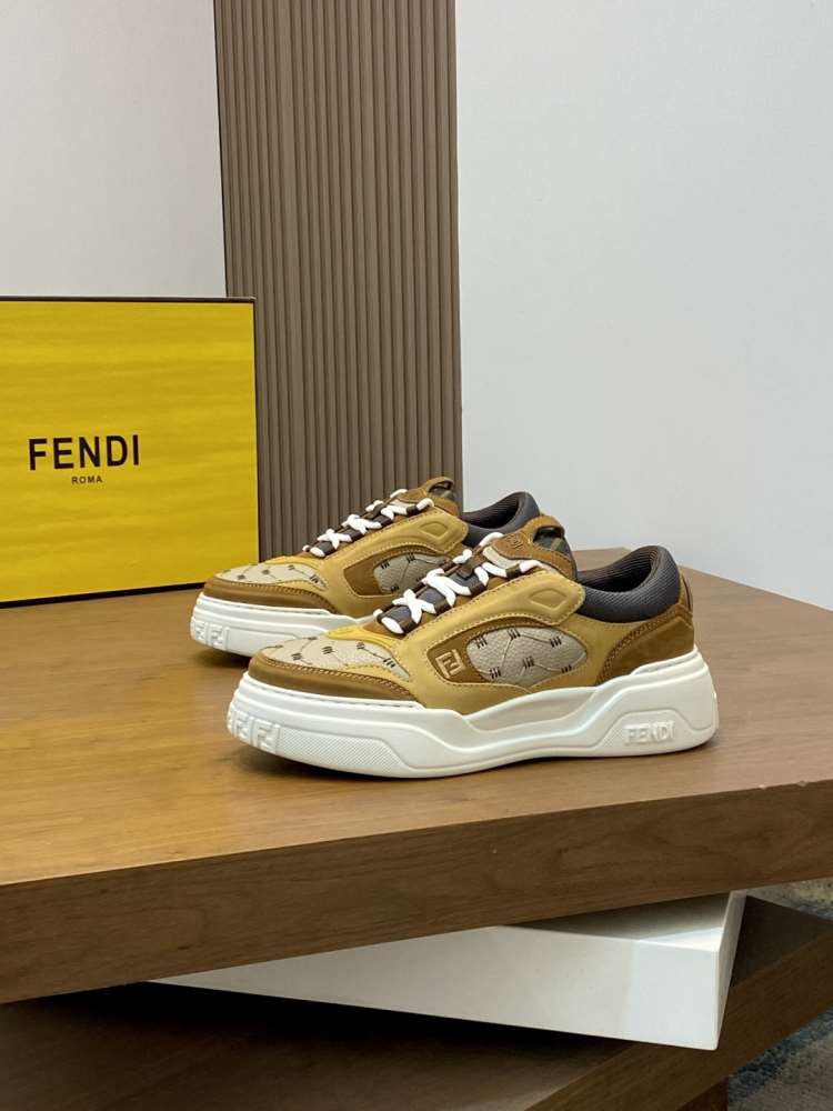 2026新作登場!【Fendi】チャンキースニーカー FF柄 白底 布朗×ベージュ カジュアル