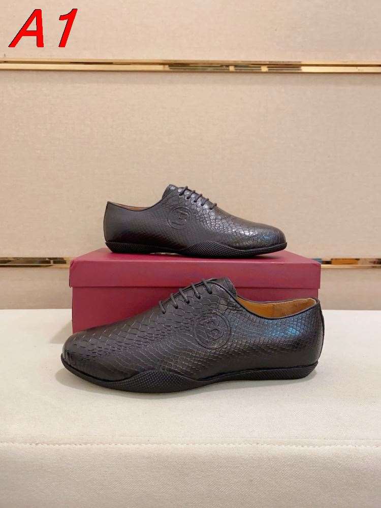 【Burberry】ローカットスニーカー レザー 型押し 蛇纹 BLACK パーティー
